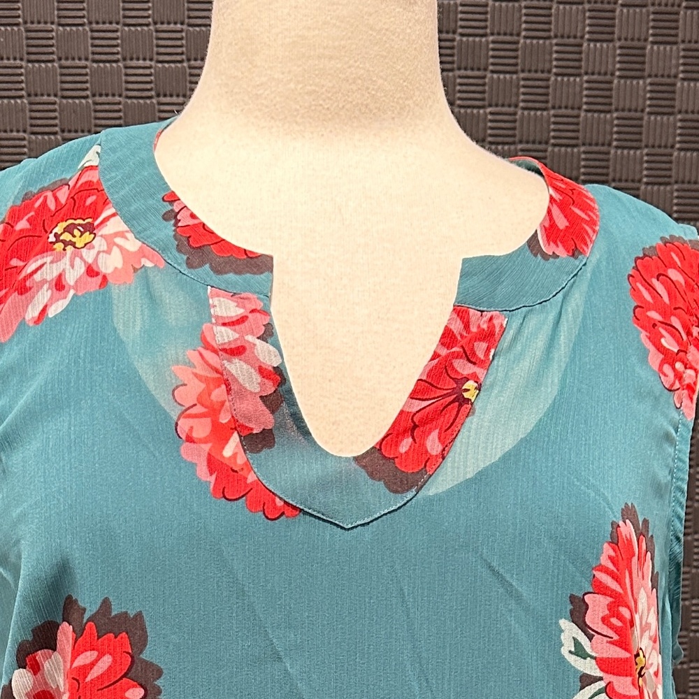 CAbi Blushing Floral Sleeveless Blouse - Picture 6 of 6
